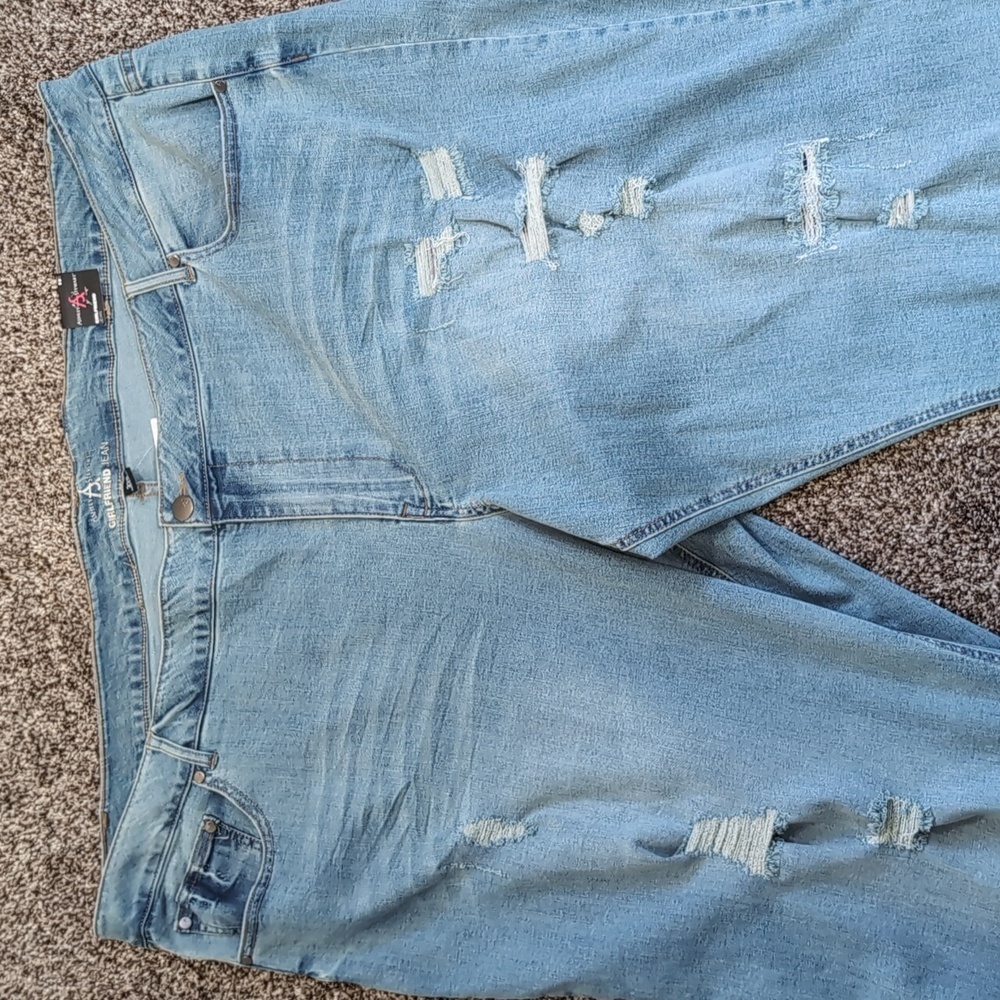 NEW Ashley Stewart Girlfriend Jeans Stretchy Distressed High rise Roomy Size 32S